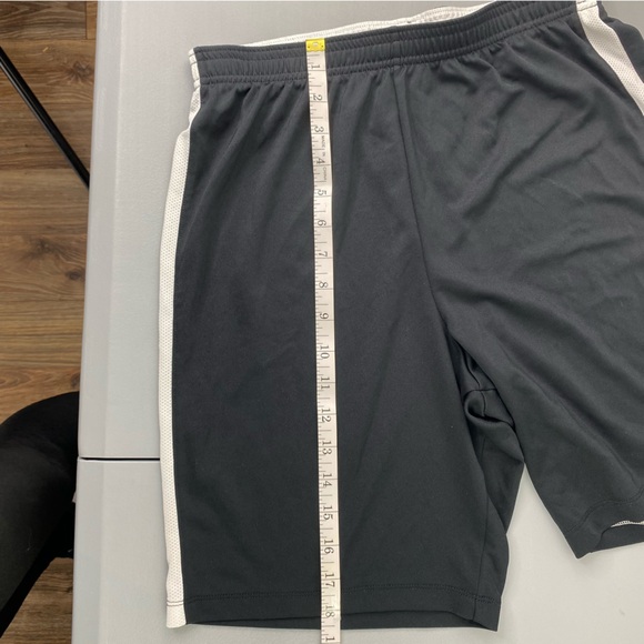 Nike Men's Black & White Stripe Athletic Soccer Shorts Men's sz medium - Picture 8 of 11